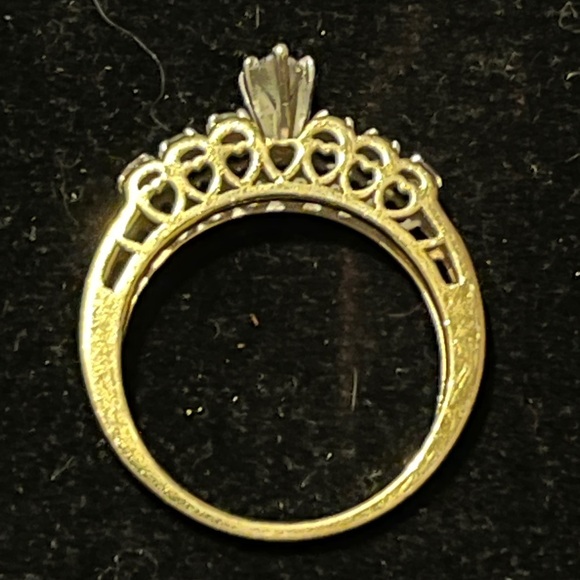 Elegant Gold and Silver Diamond Ring Size 7 - Picture 5 of 17